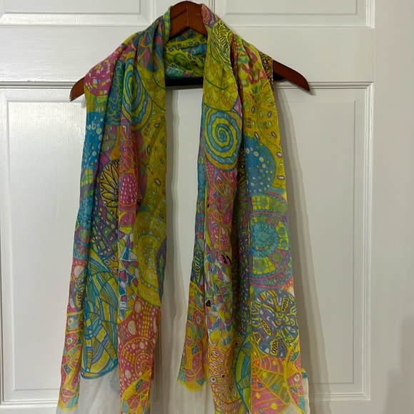 Women’s Beautiful Scarf or Wrap - Picture 1 of 6